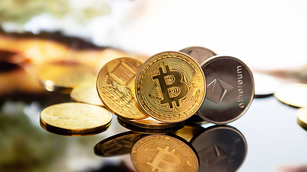 Exciting Bids and Historical Memorabilia at Bitcoin-Themed Auction
