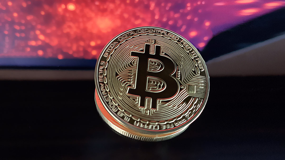 Dive into the World of Crypto with Real-Time Data in Your Pocket